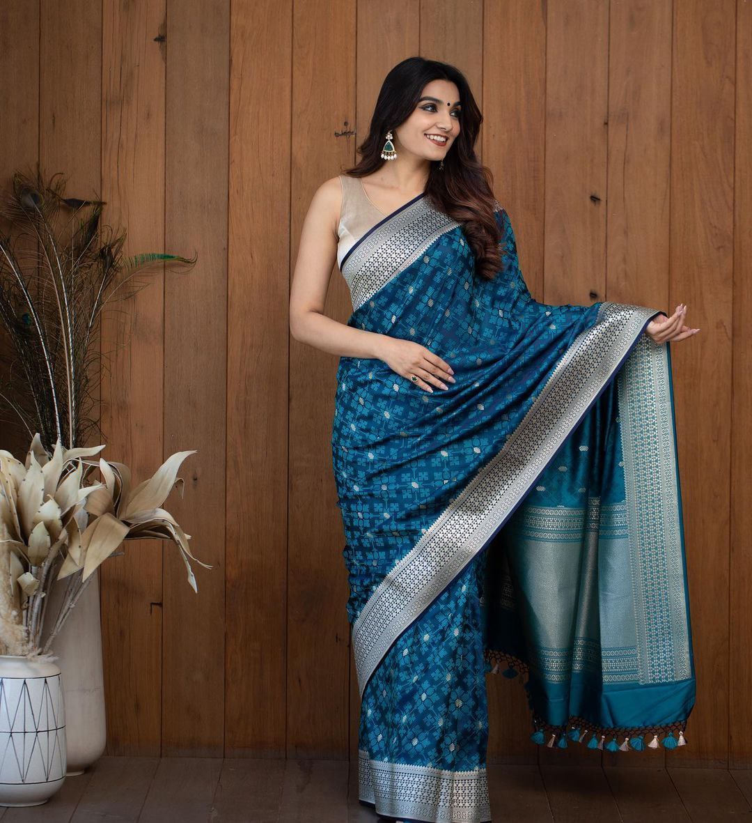 Rama Color Soft Banarasi Silk Saree with Contrast Border And Unstitched Blouse Piece For Womens