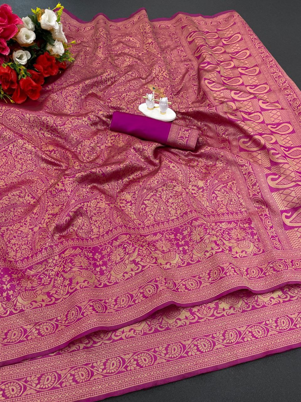 Women's Kanjivaram Pure Zari Woven Soft Silk Saree With Soft Silk Blouse Piece