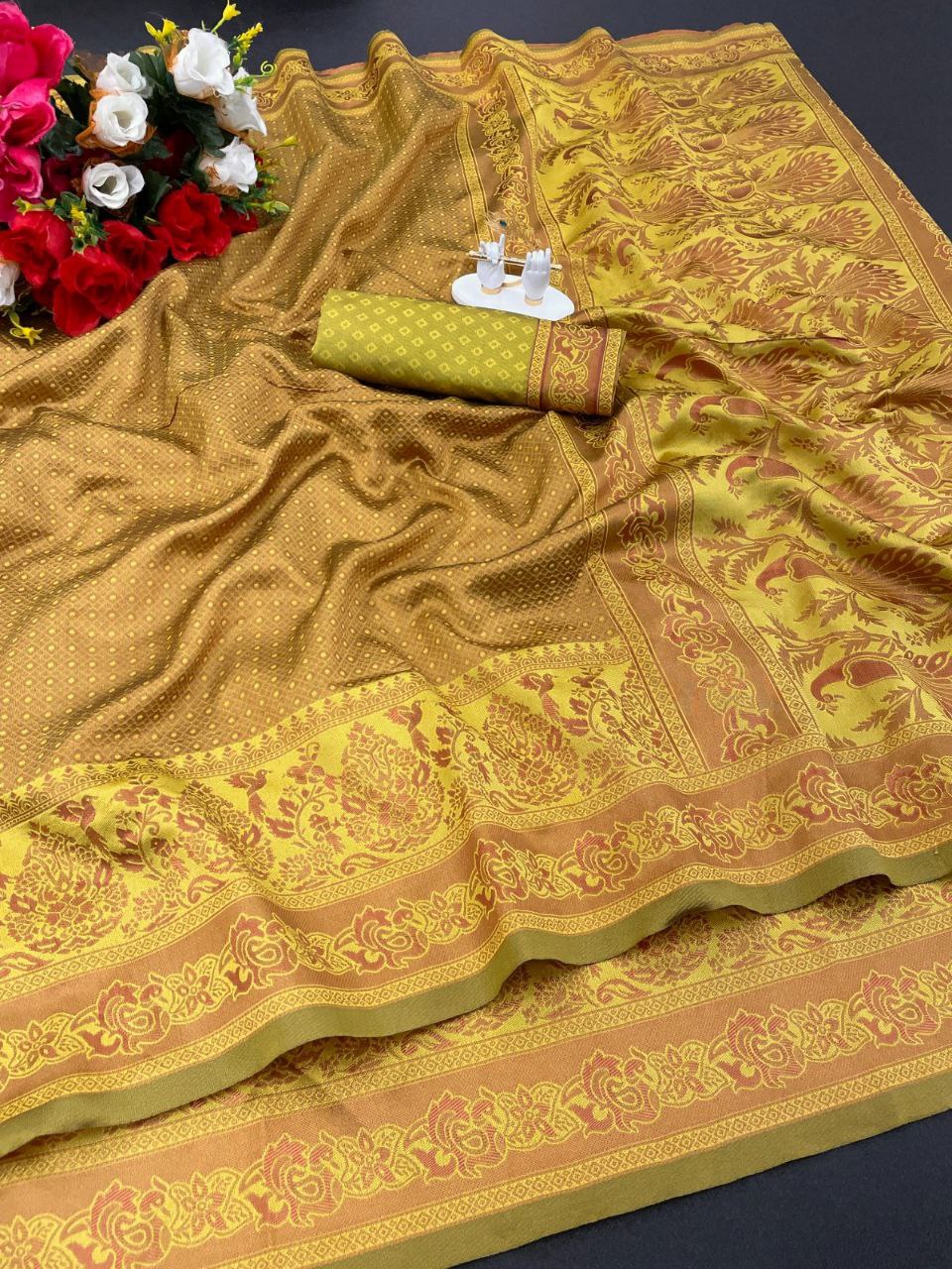 Women's Kanjivaram Pure Zari Woven Soft Silk Saree With Soft Silk Blouse Piece