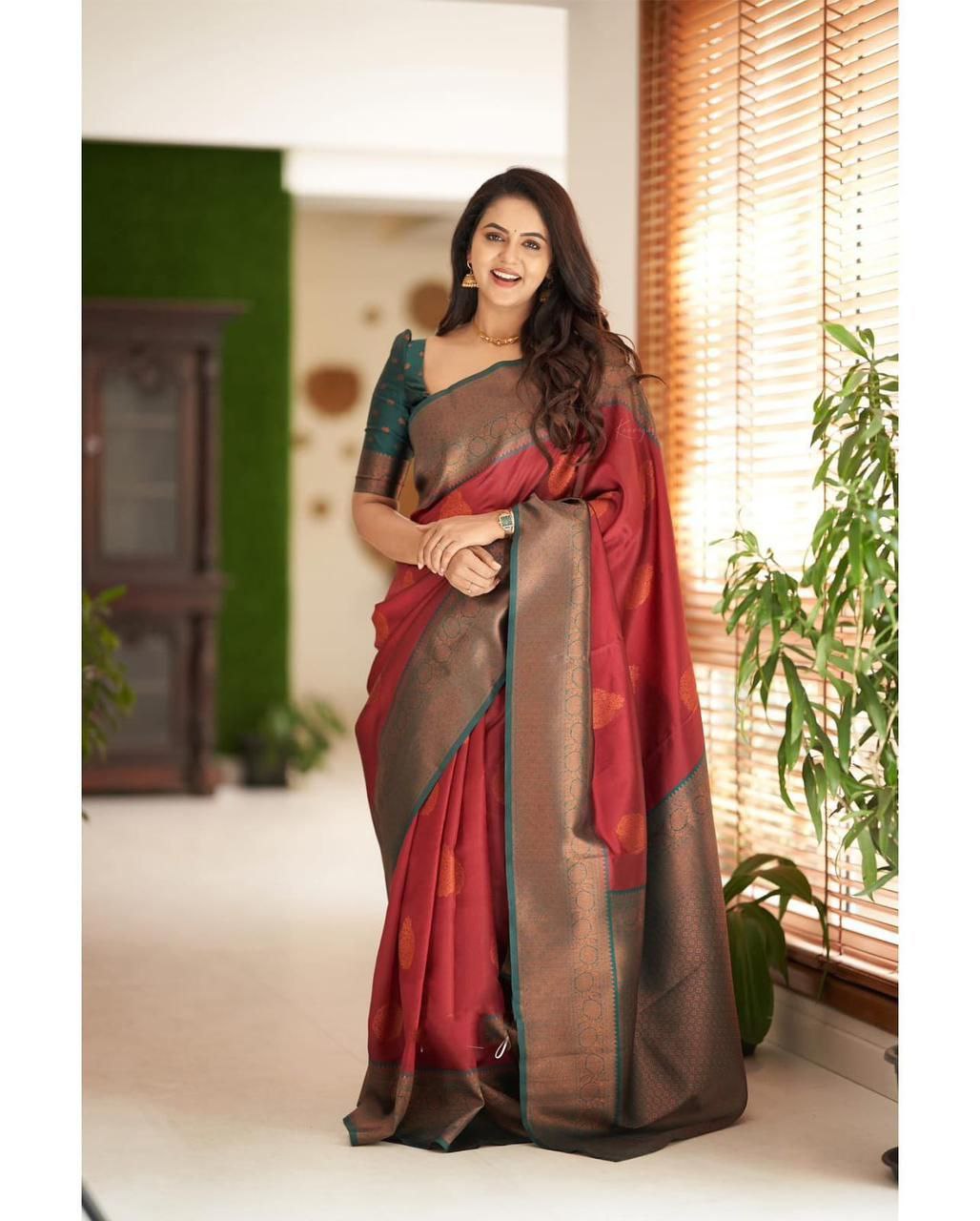 Heavy Banarasi Silk Woven Pattern Modern Jacquard Work Most Trendy and Famous 5.5 Meter Saree with 0.8 Meter fully Jacquard Trendy Work Blouse Peice