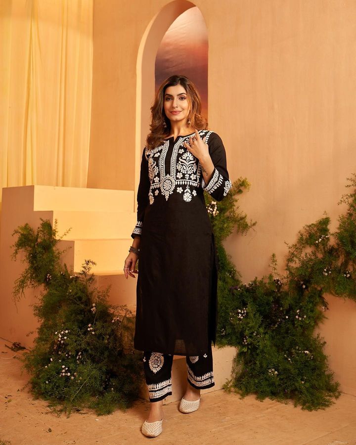 Women's Ready-to-Wear Chain Stitch Rayon Cotton Black Colour Kurta with Matching Pants