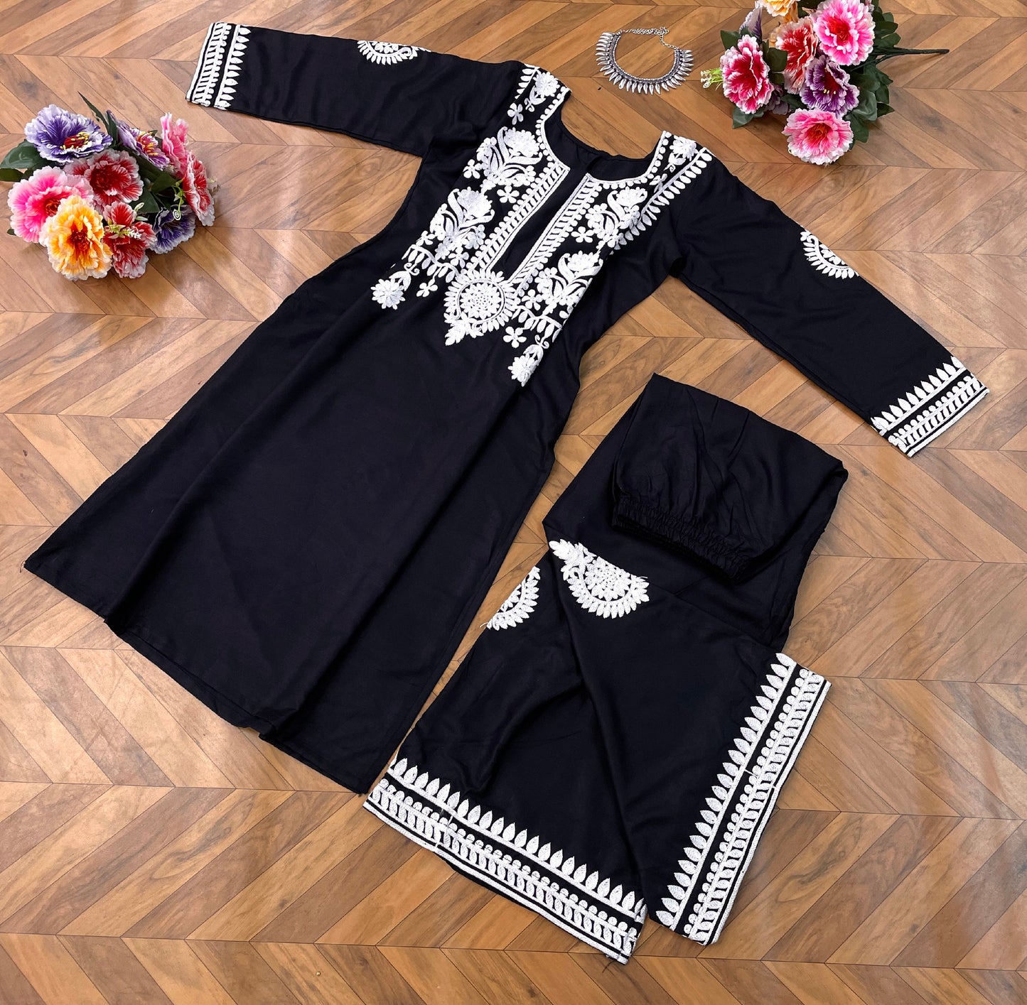 Women's Ready-to-Wear Chain Stitch Rayon Cotton Black Colour Kurta with Matching Pants