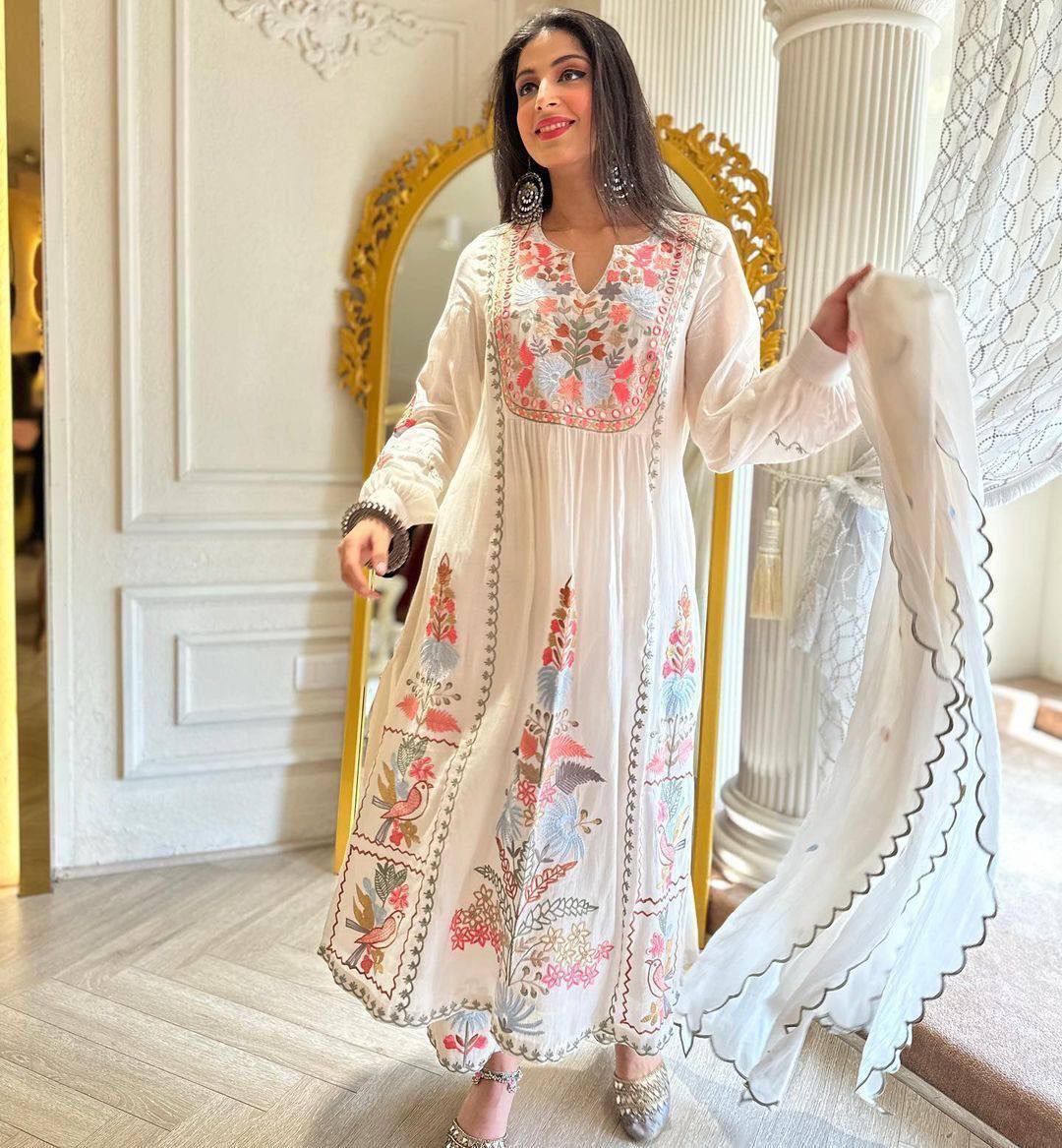 Indian Glory Women'S Wear White Colour Georgette Printed A-Line salwar suit with dupatta