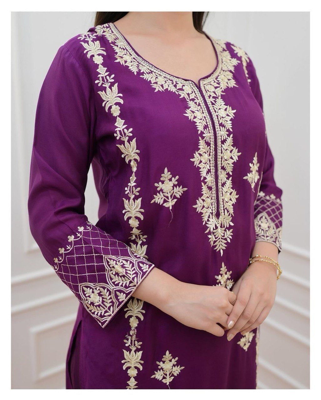 Wine Indian Glory Women'S Wear Purple & Wine Colour Reyon Printed A-Line salwar suit with dupatta